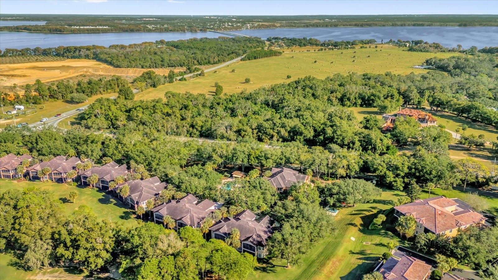 HOWEY MISSION SONOMA CONDO - Residential