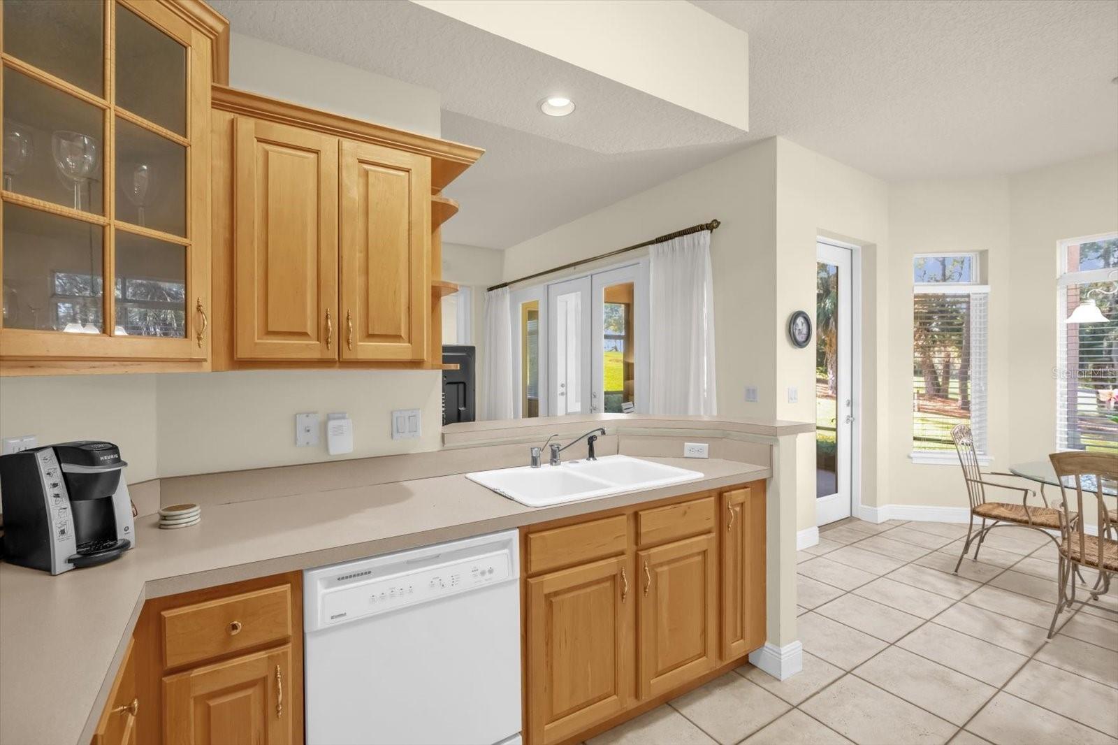 HOWEY MISSION SONOMA CONDO - Residential