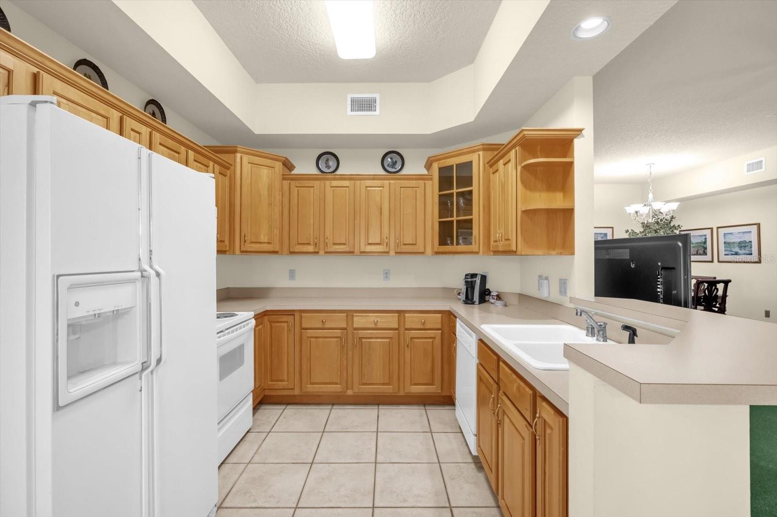 HOWEY MISSION SONOMA CONDO - Residential