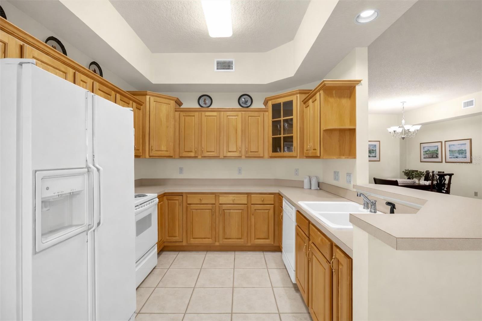 HOWEY MISSION SONOMA CONDO - Residential