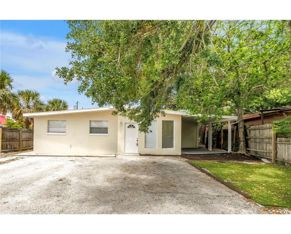 Photo of 110 NE Monroe Circle N #1, St Petersburg, FL 33702 (MLS # TB8502383)