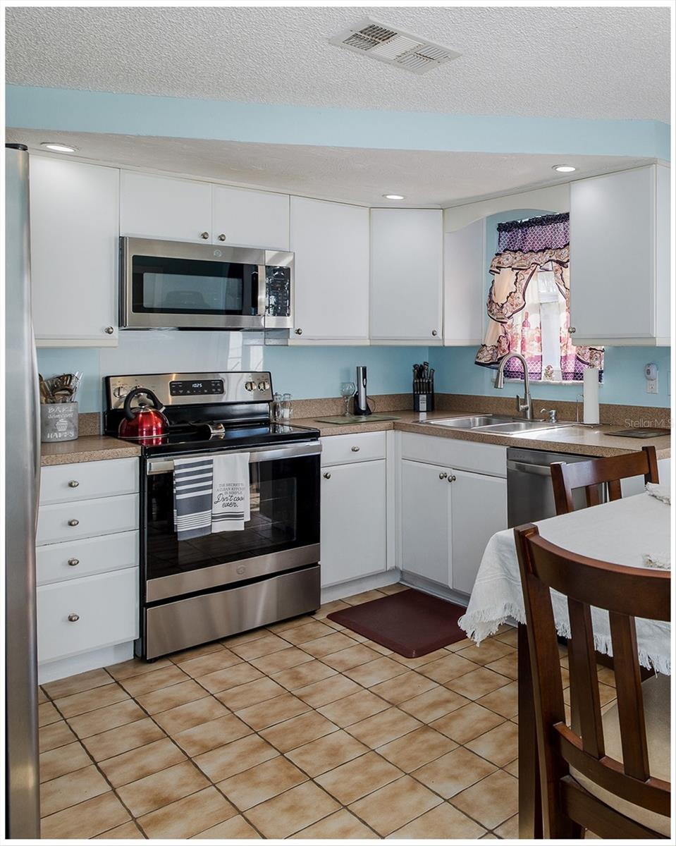 HOLIDAY LAKE ESTATES - Residential