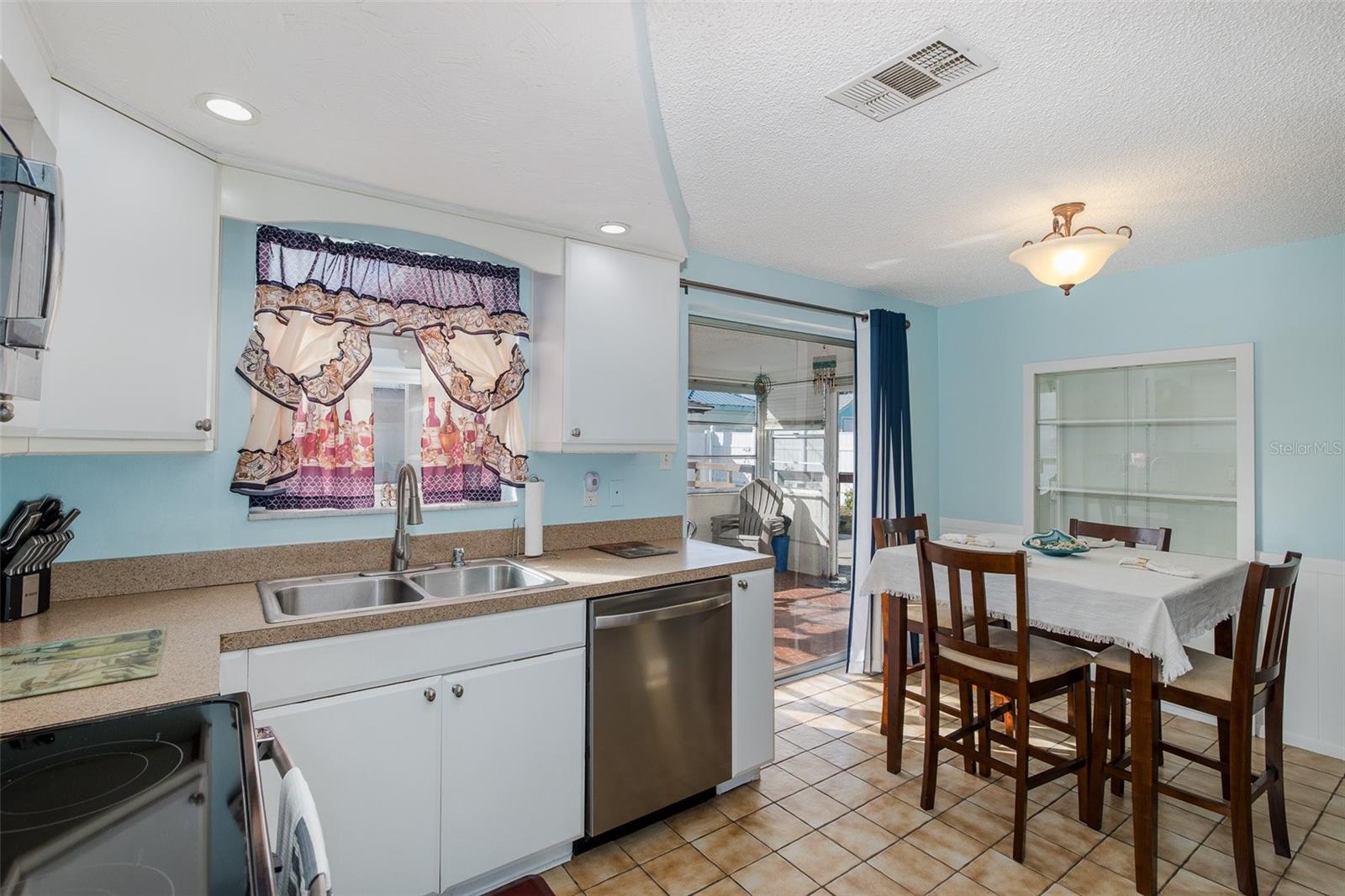 HOLIDAY LAKE ESTATES - Residential