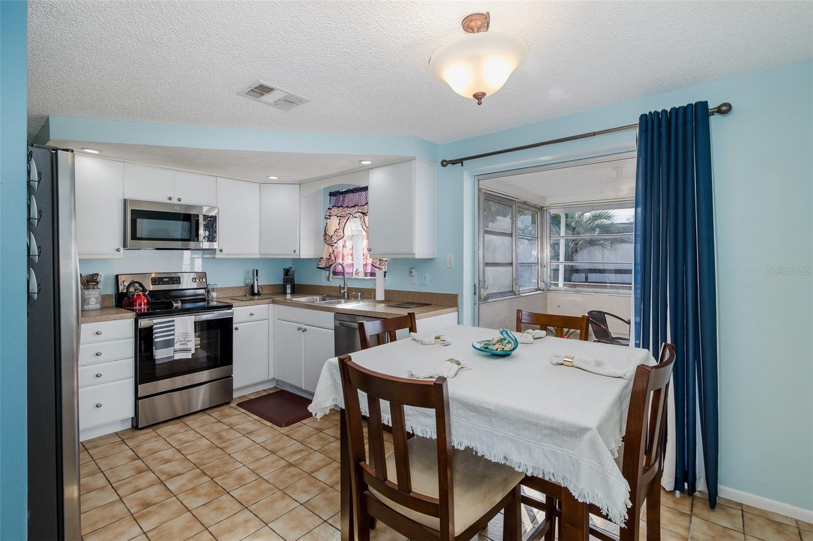 HOLIDAY LAKE ESTATES - Residential