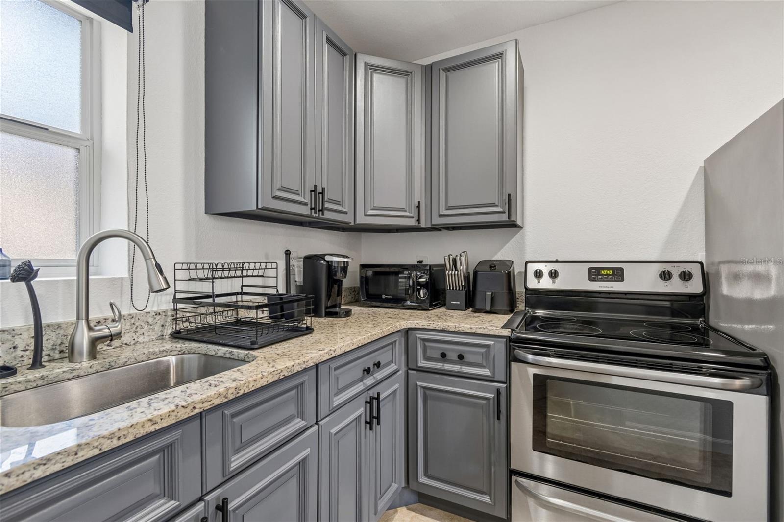 PINECREST PARK - Residential