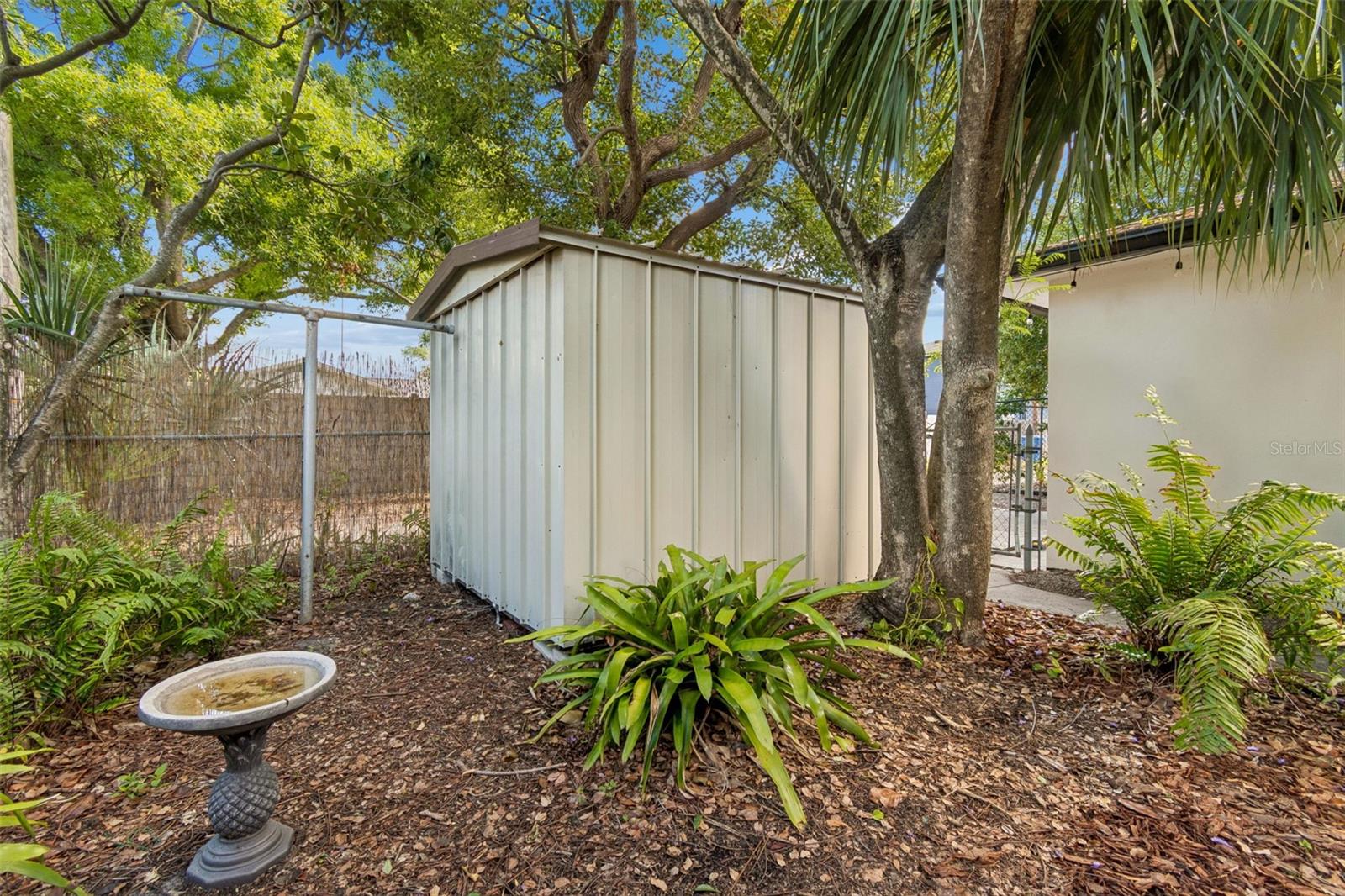 PINECREST PARK - Residential