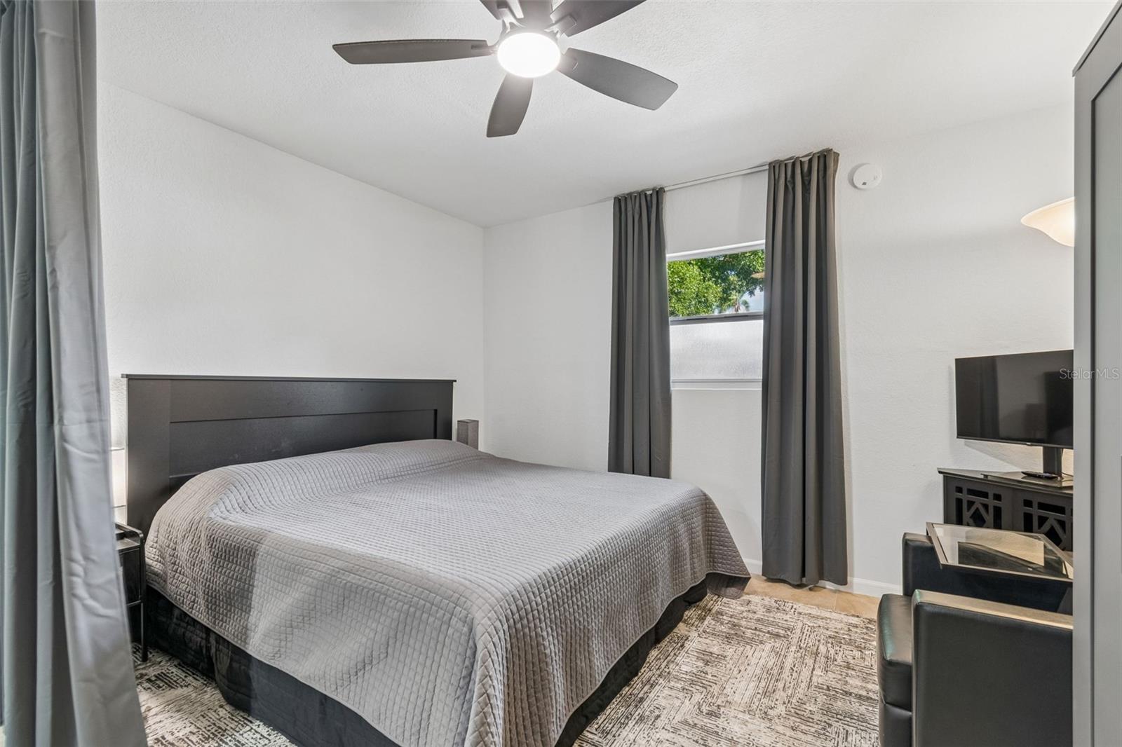 PINECREST PARK - Residential