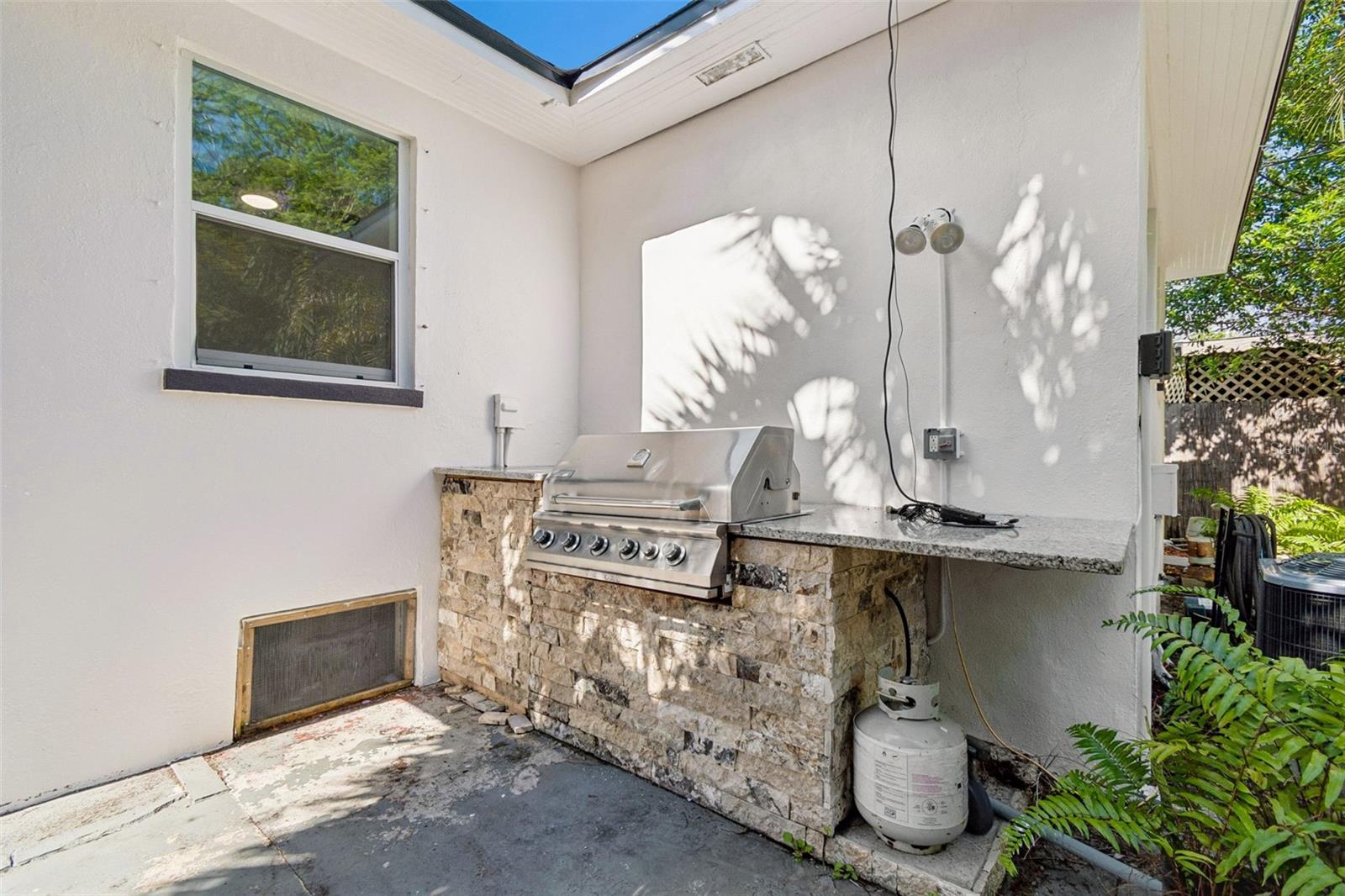 PINECREST PARK - Residential