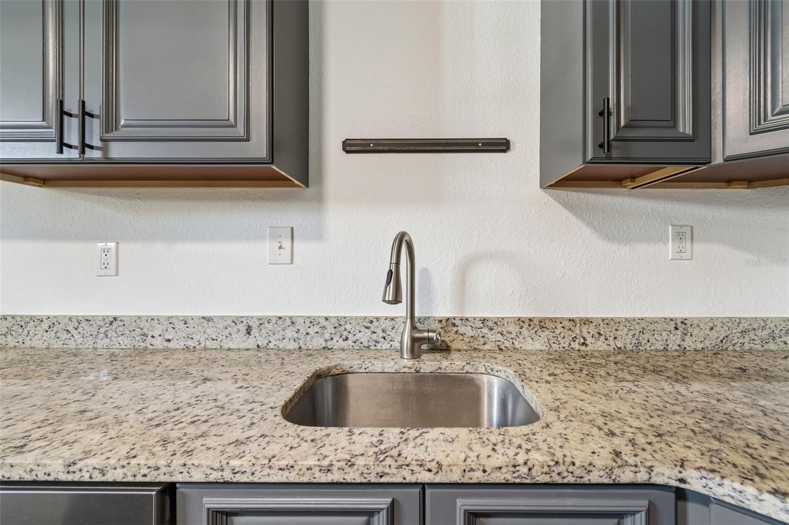 PINECREST PARK - Residential