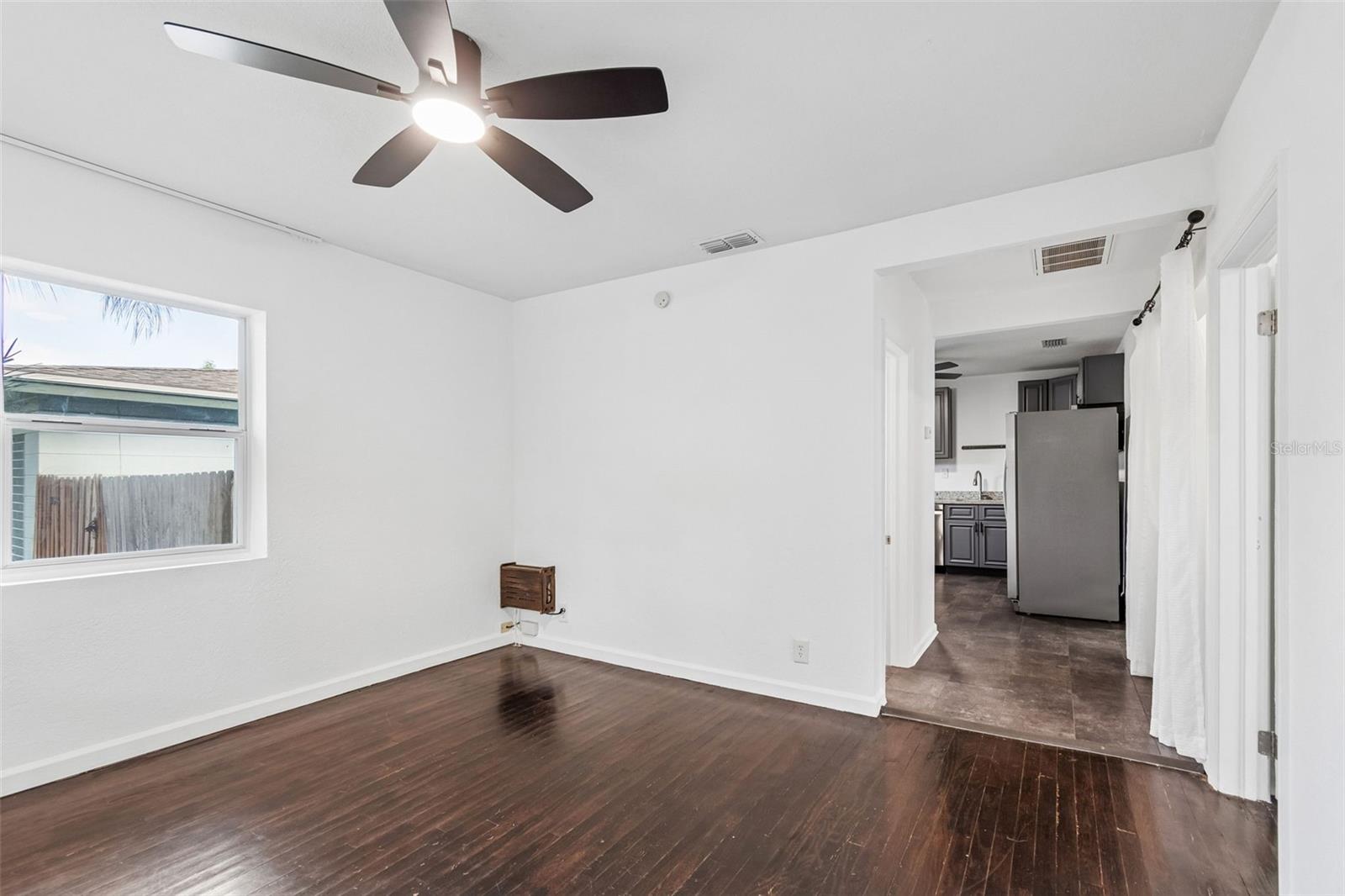 PINECREST PARK - Residential