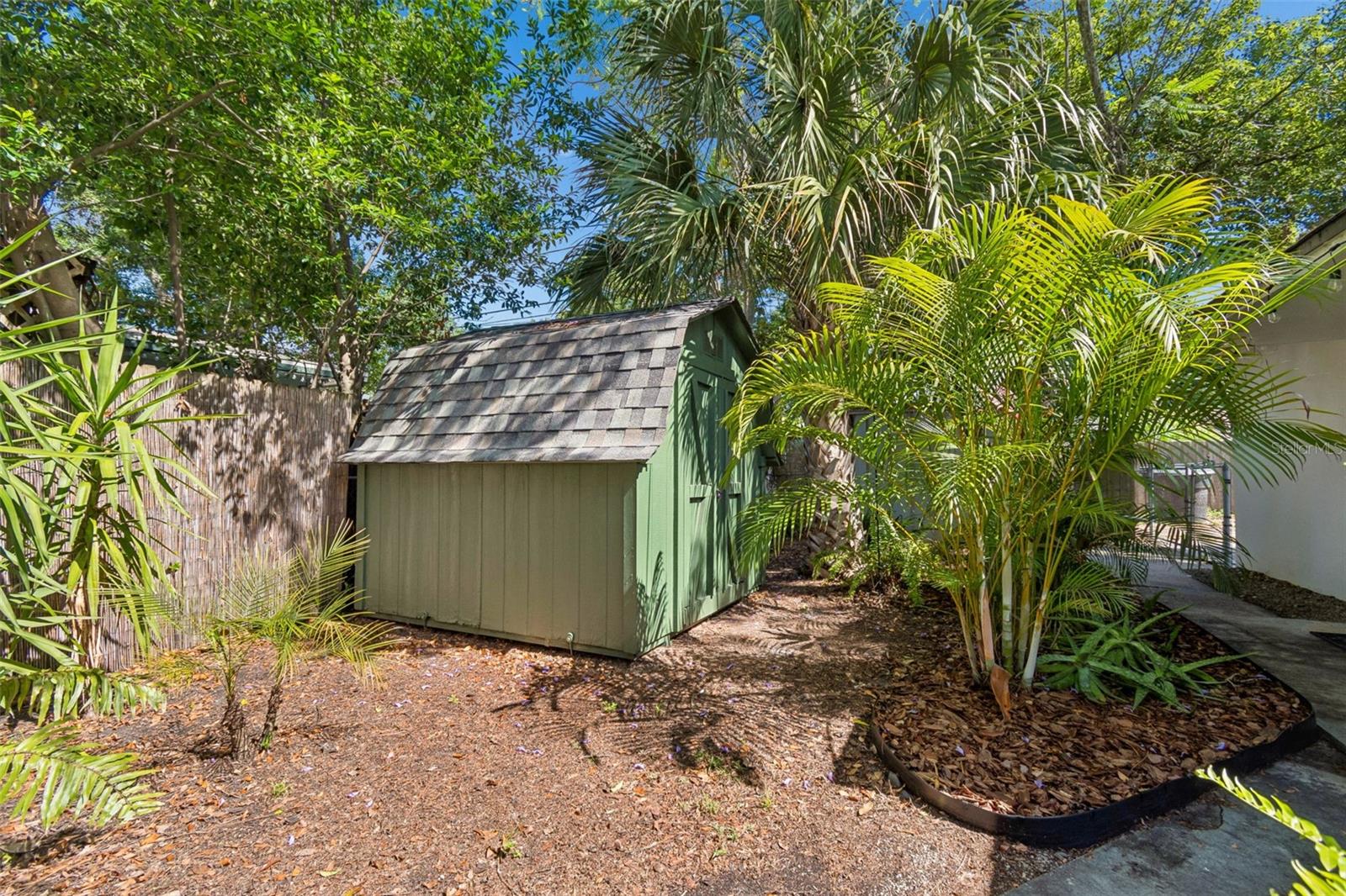 PINECREST PARK - Residential