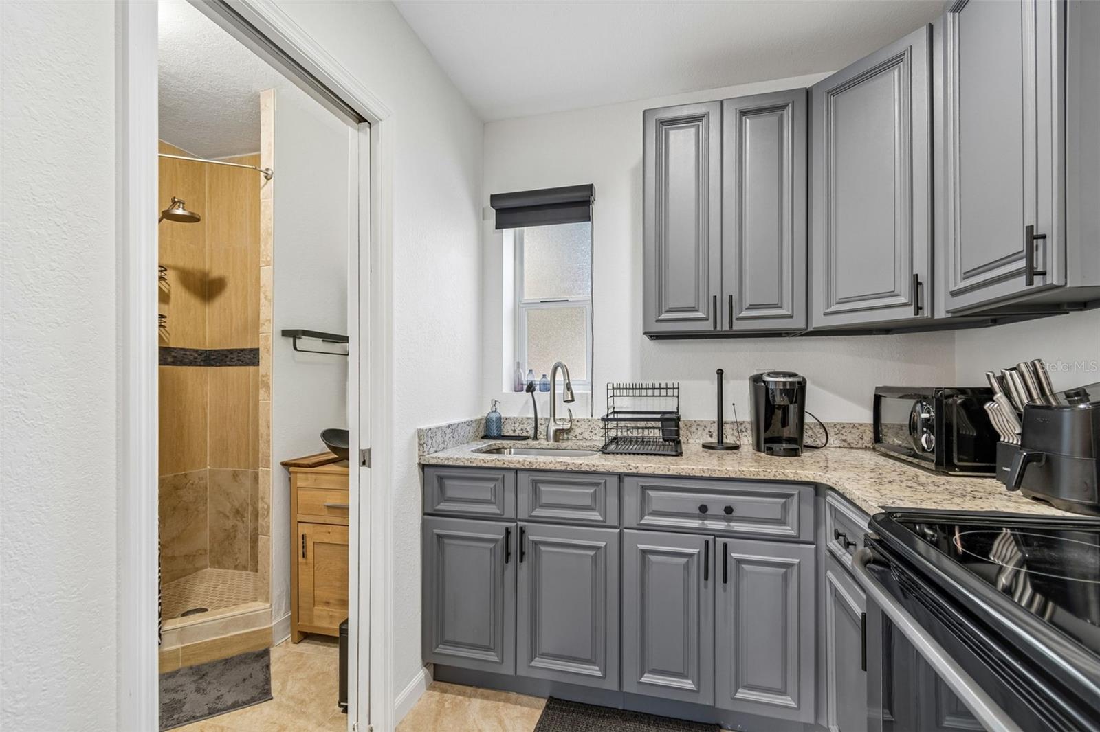 PINECREST PARK - Residential