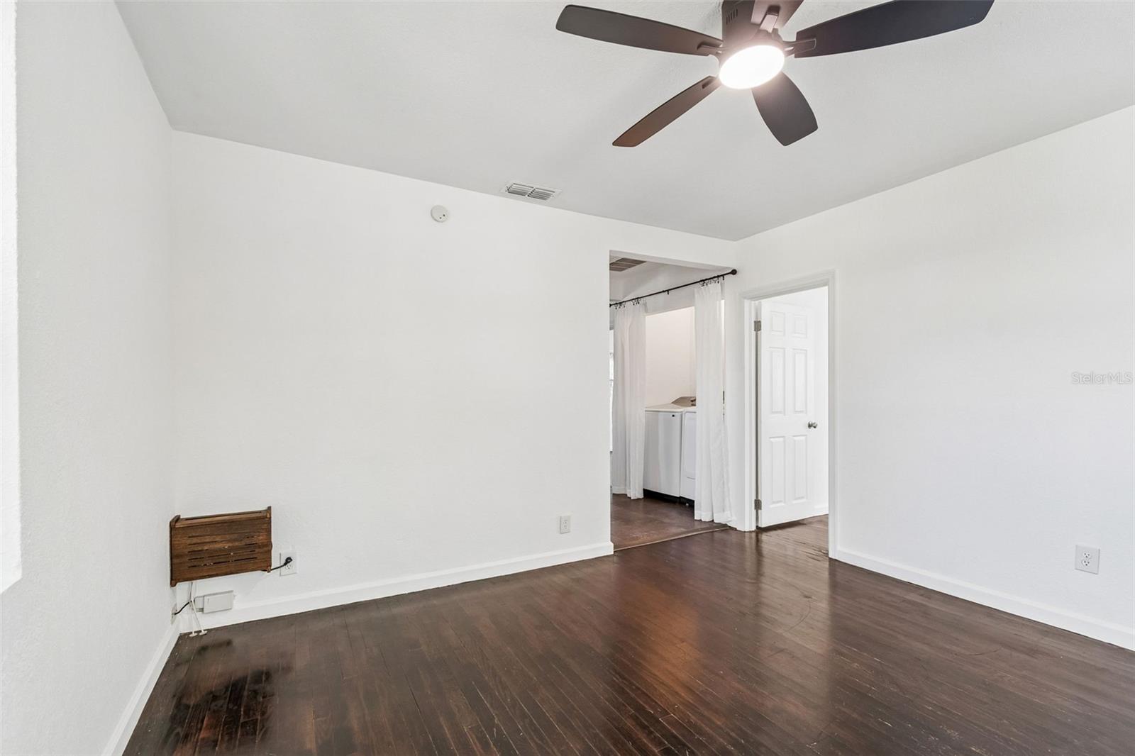 PINECREST PARK - Residential