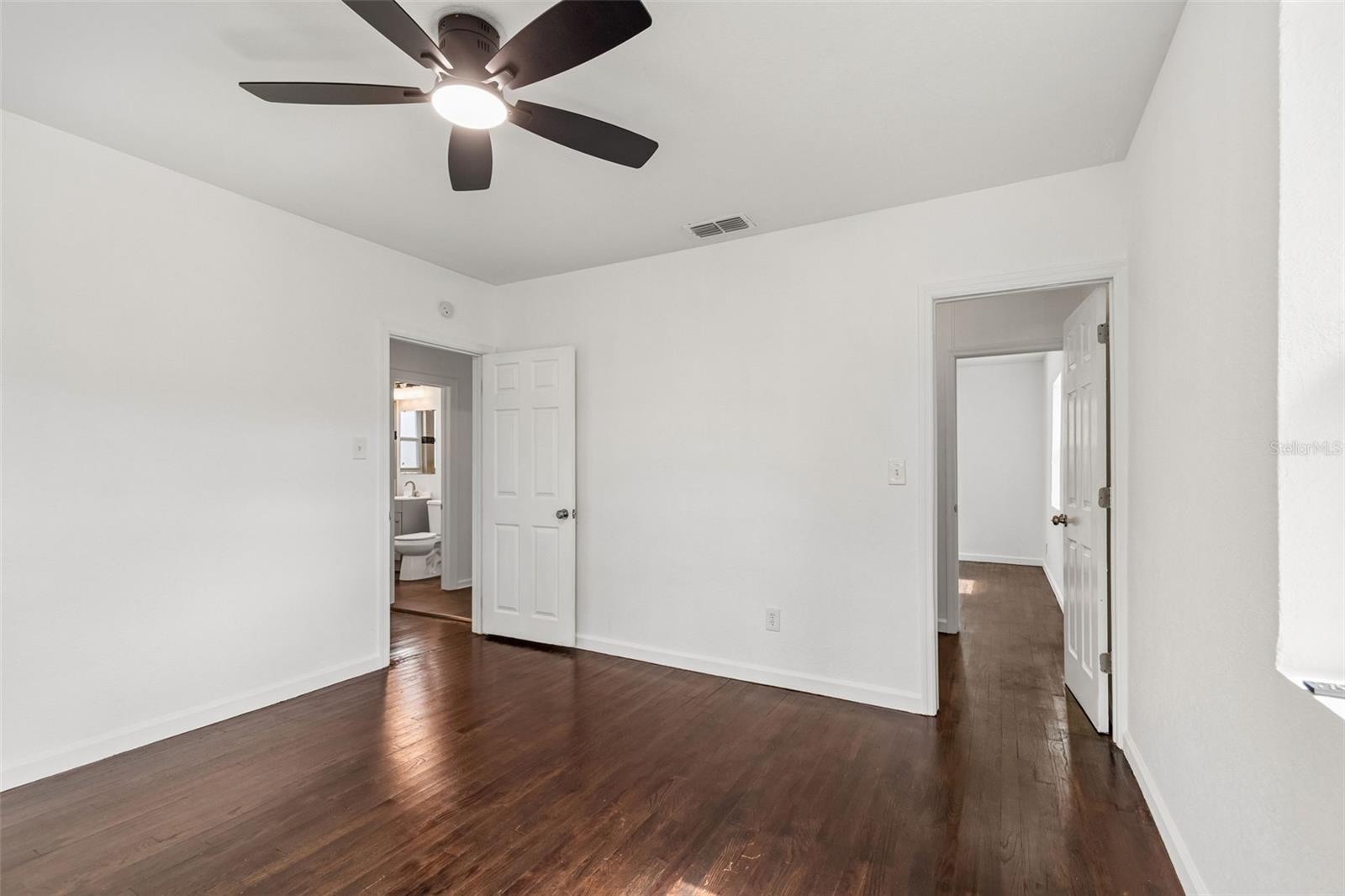 PINECREST PARK - Residential