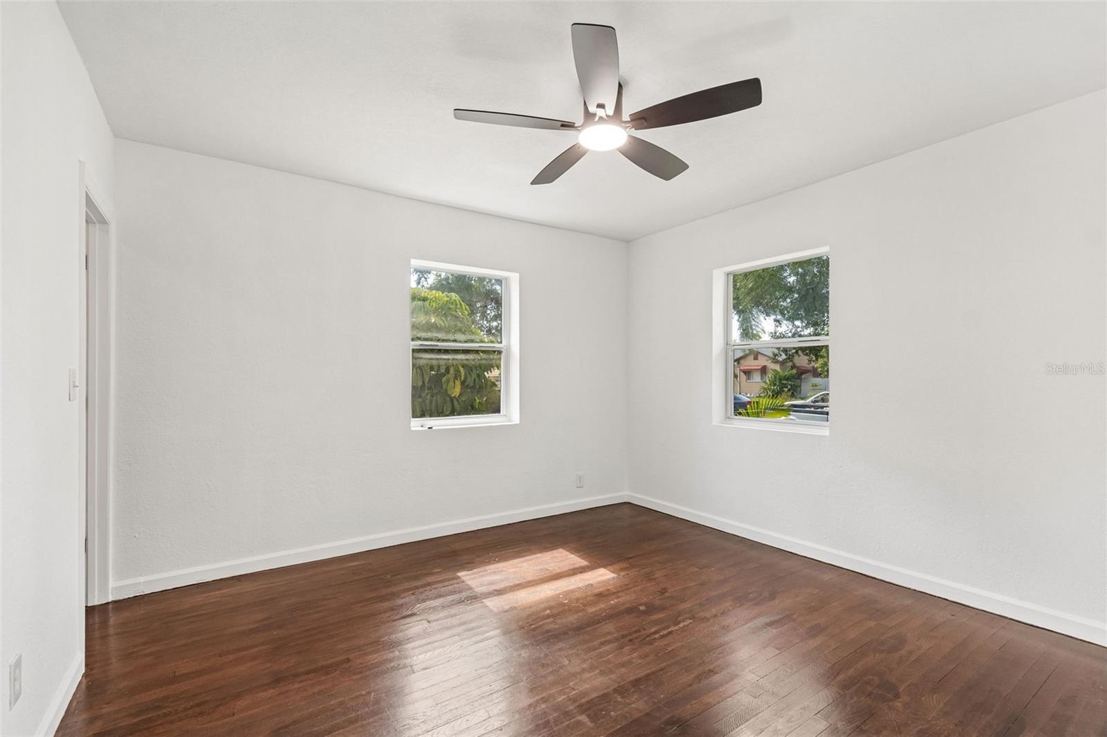 PINECREST PARK - Residential
