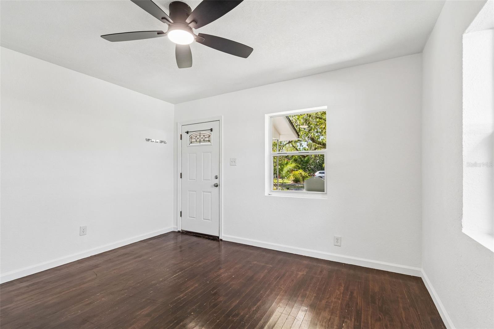 PINECREST PARK - Residential