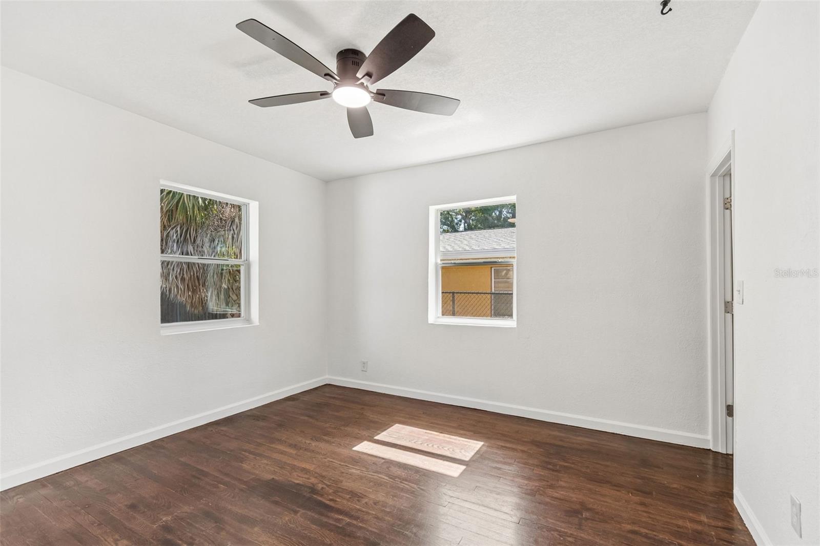 PINECREST PARK - Residential