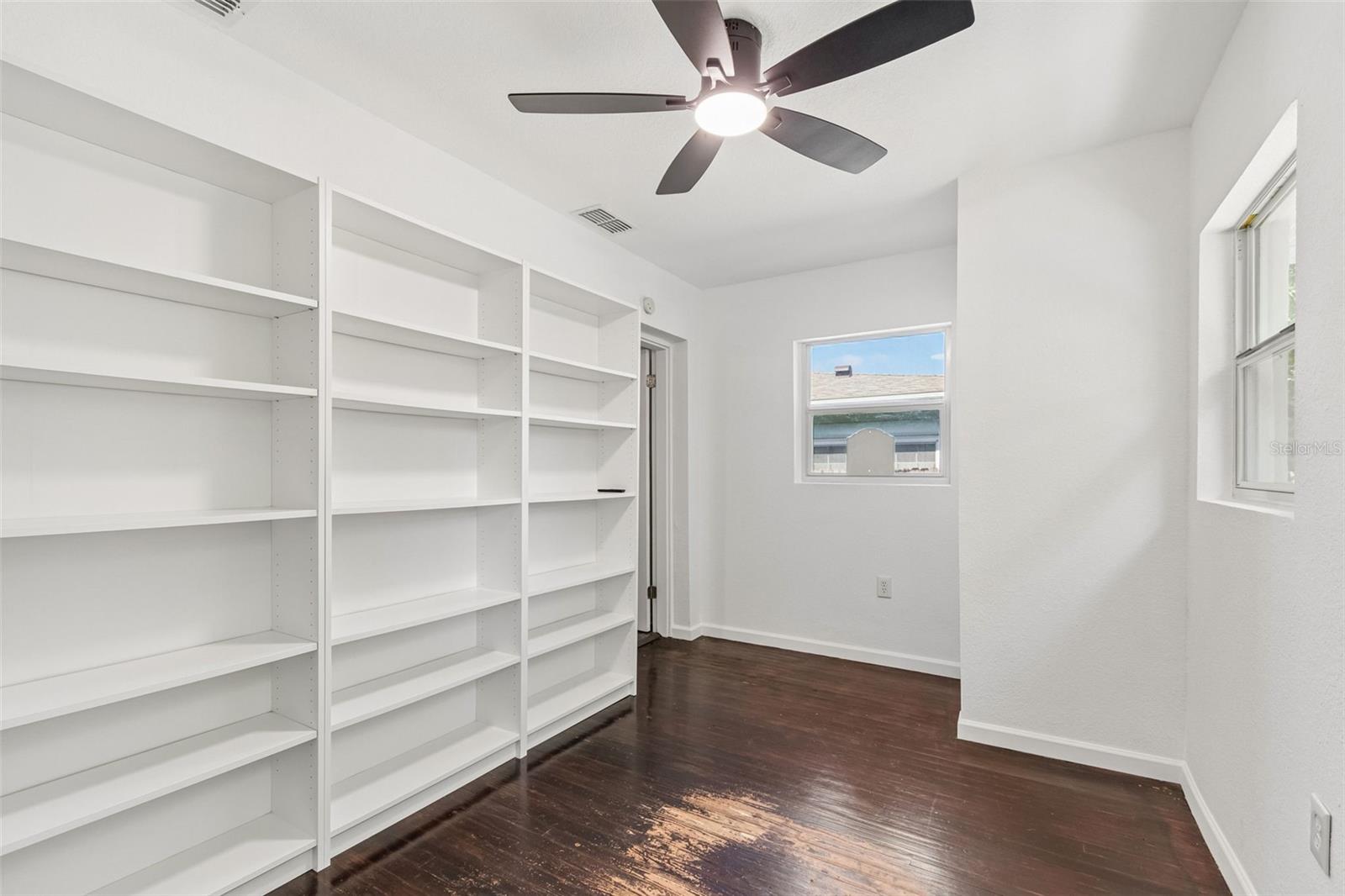 PINECREST PARK - Residential