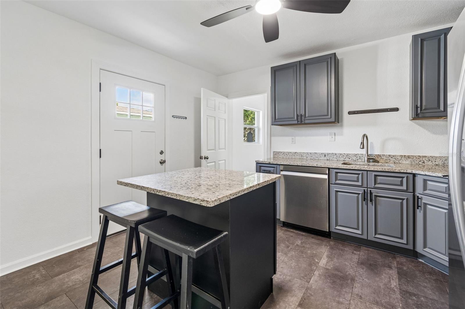 PINECREST PARK - Residential