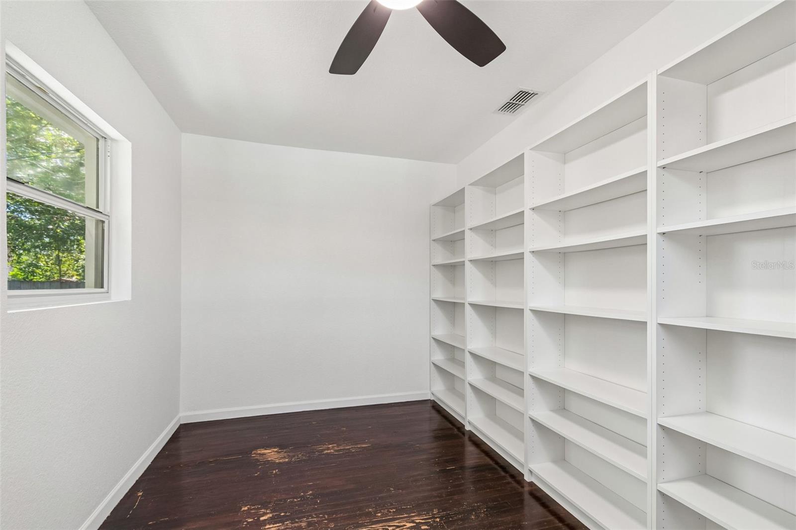 PINECREST PARK - Residential