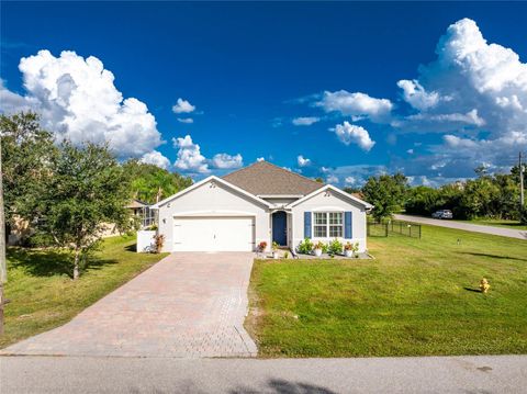 Photo of 450 Porto Alegre Street, Punta Gorda, FL 33983 (MLS # C7516894) Photo of 450 Porto Alegre Street, Punta Gorda, FL 33983 (MLS # C7516894)