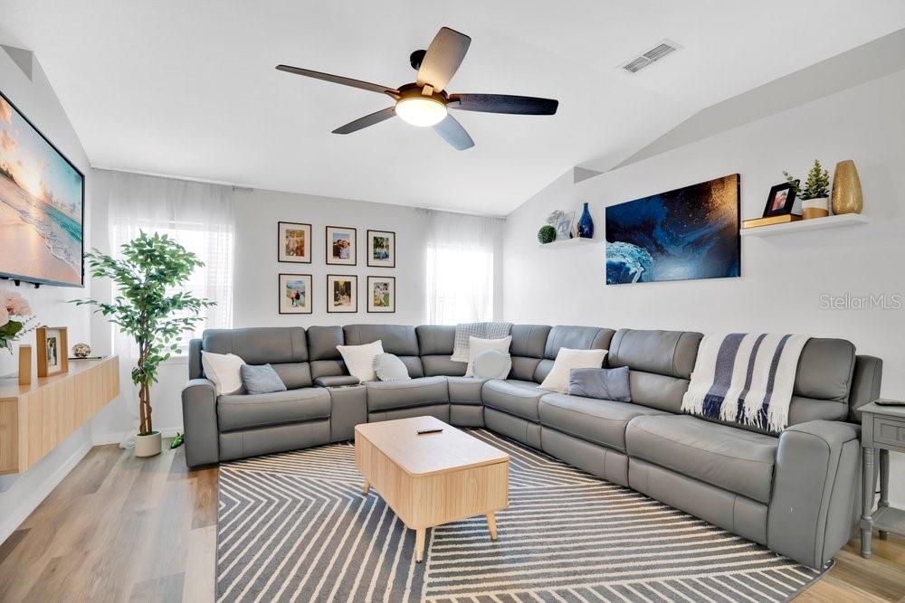COUNTRY CLUB PARK PH 3 - Residential