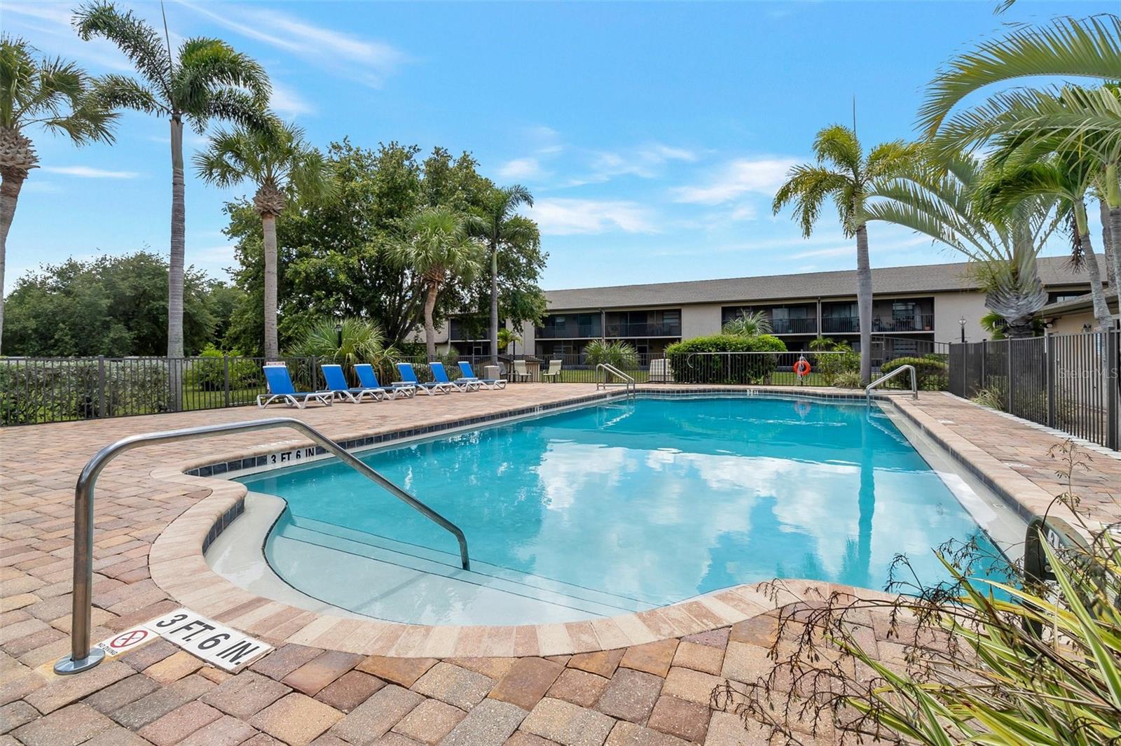 1042 MOLLIE LANE 81042