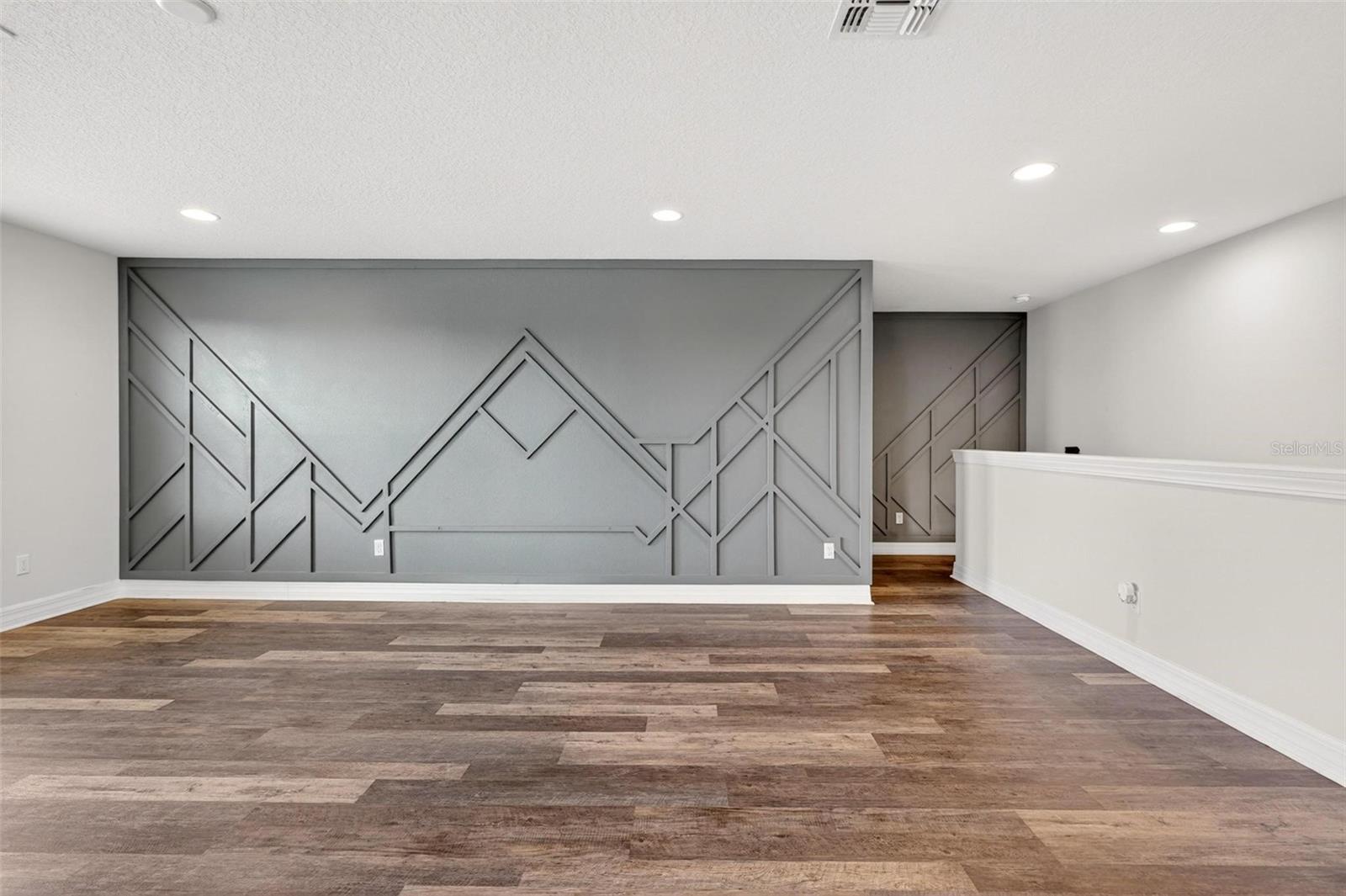ESTATES/LK PICKETT - Residential