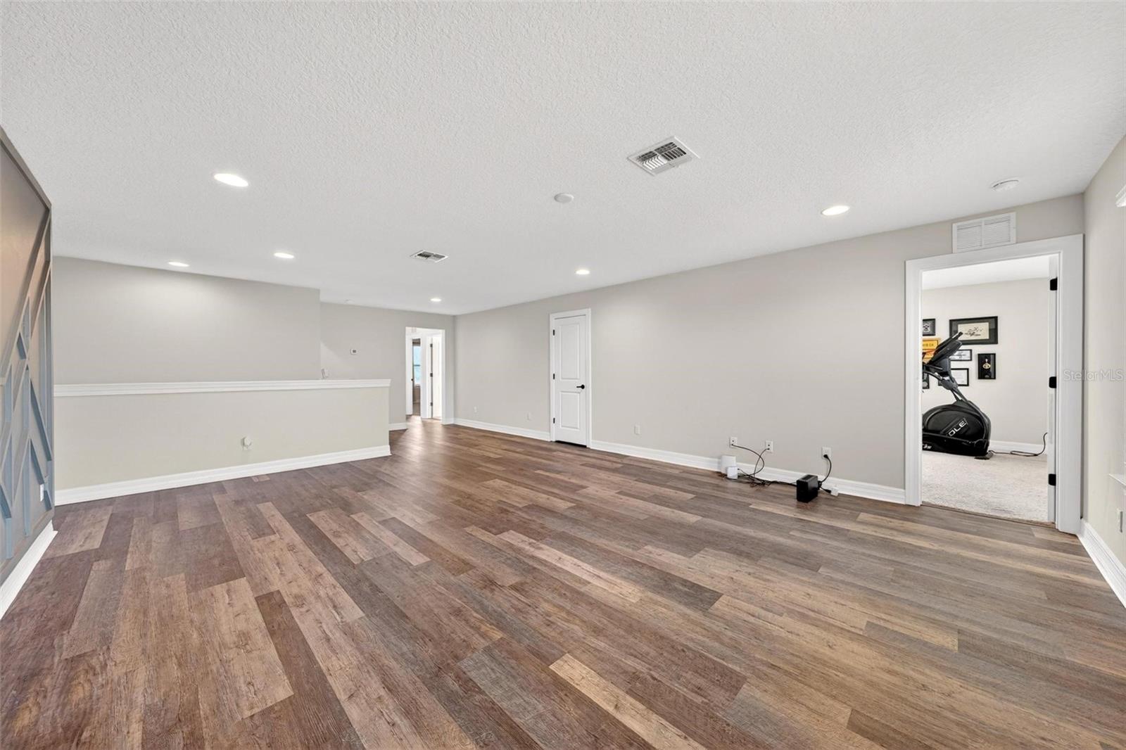 ESTATES/LK PICKETT - Residential