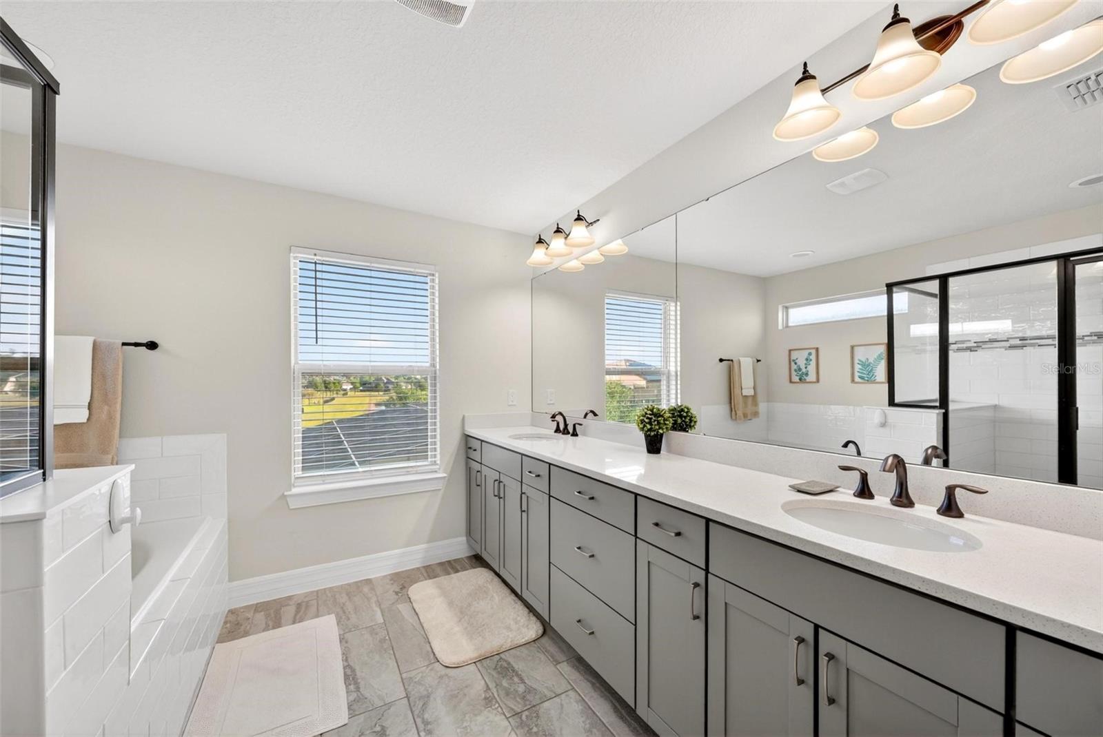 ESTATES/LK PICKETT - Residential