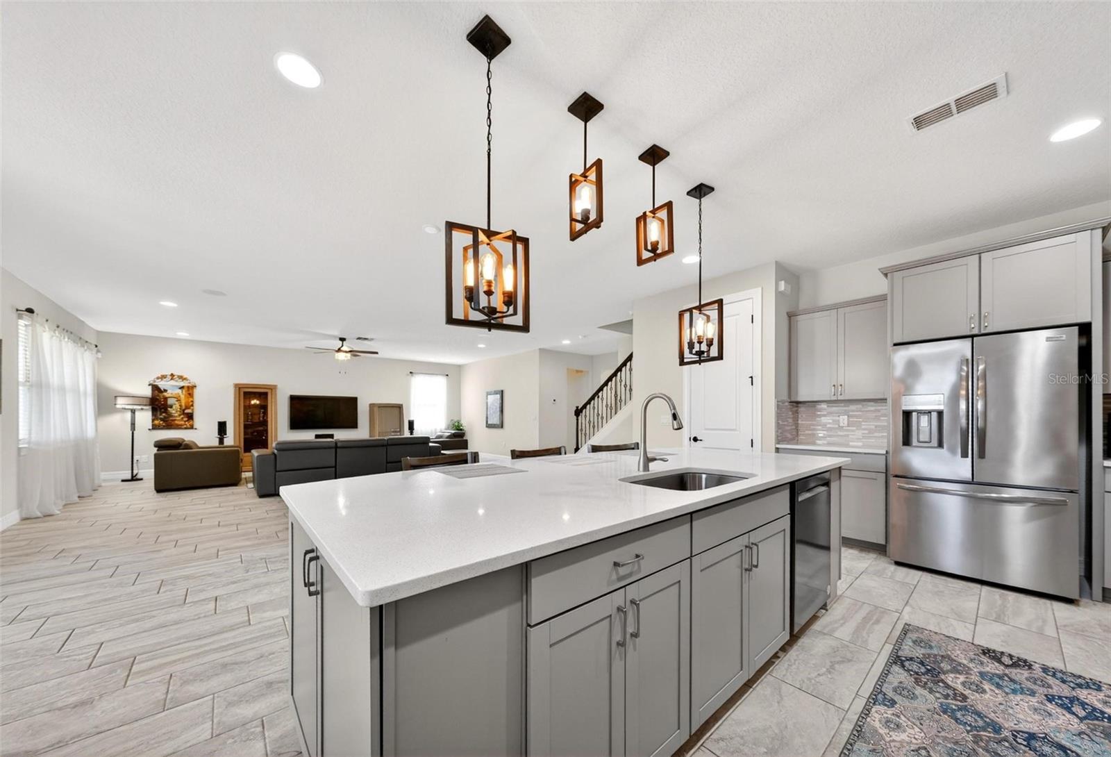ESTATES/LK PICKETT - Residential