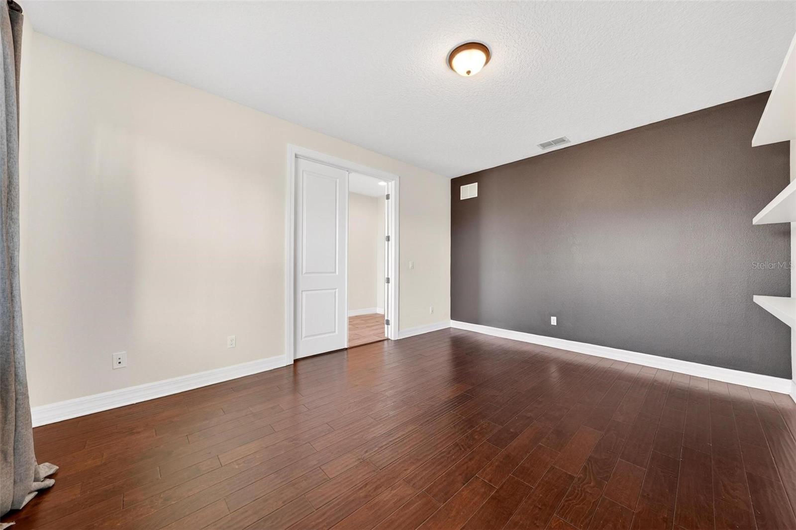 ESTATES/LK PICKETT - Residential