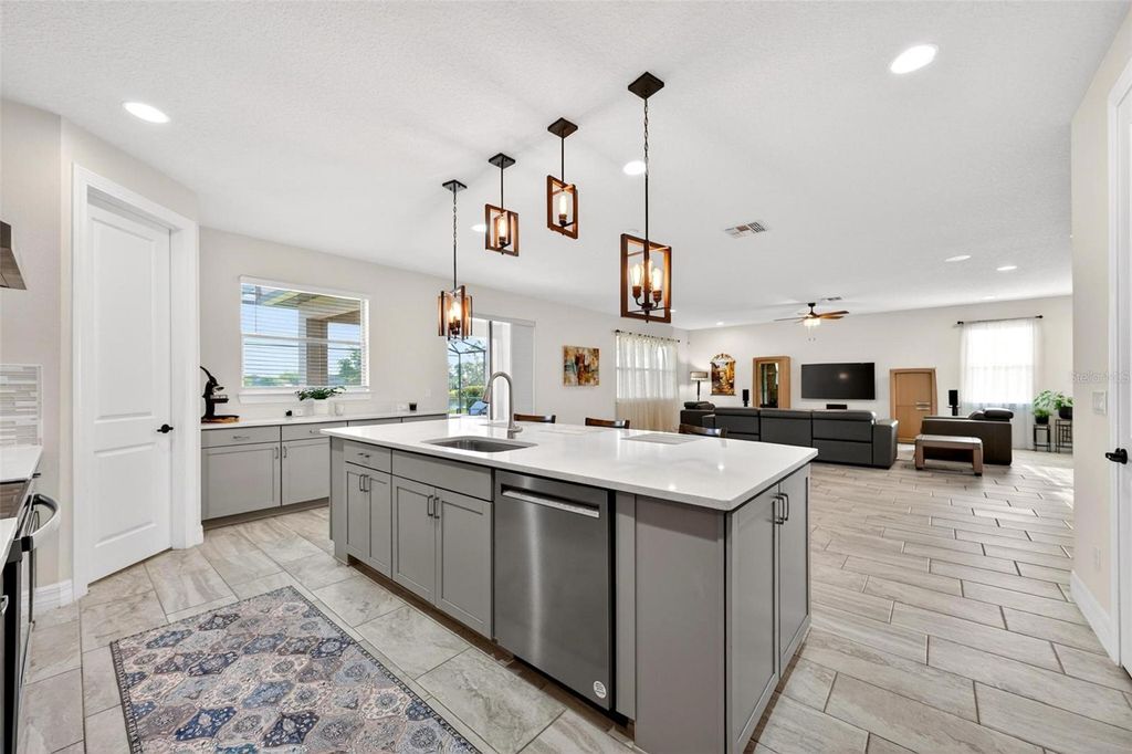 Photo of 17507 Lagoda Lane, Orlando, FL 32820 (MLS # O6403331)