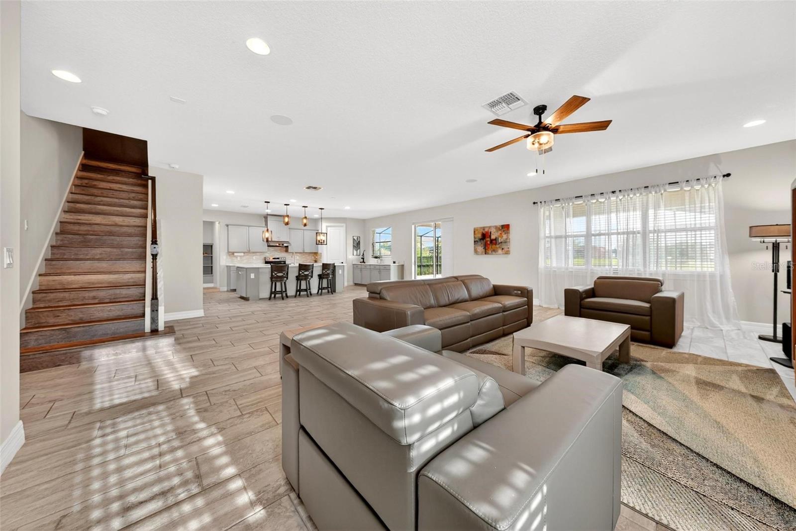 ESTATES/LK PICKETT - Residential