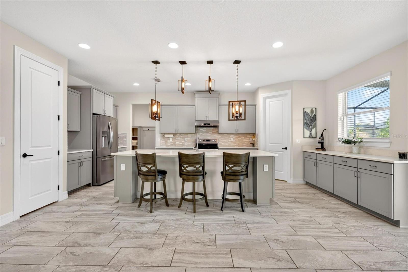 ESTATES/LK PICKETT - Residential