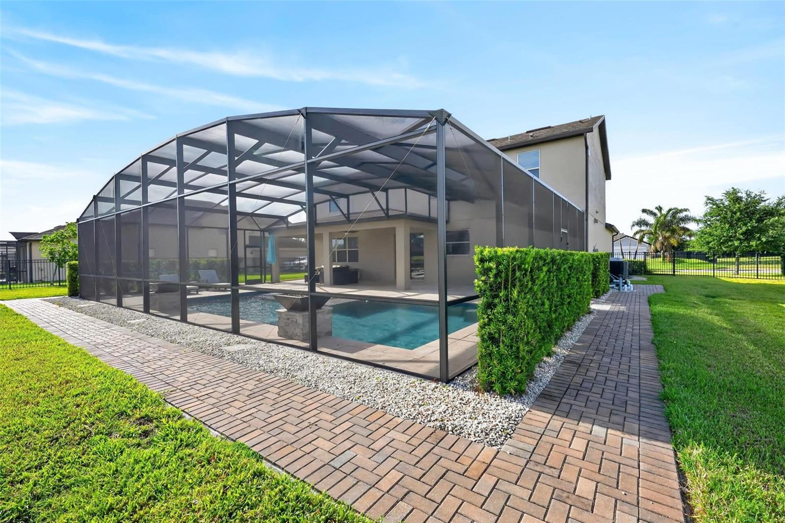 ESTATES/LK PICKETT - Residential