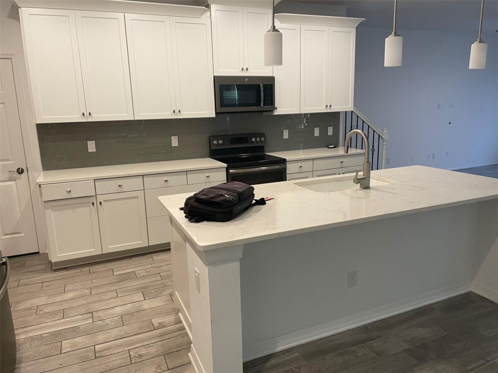 WEST LAKE TWNHMS PH 2 - Residential Lease