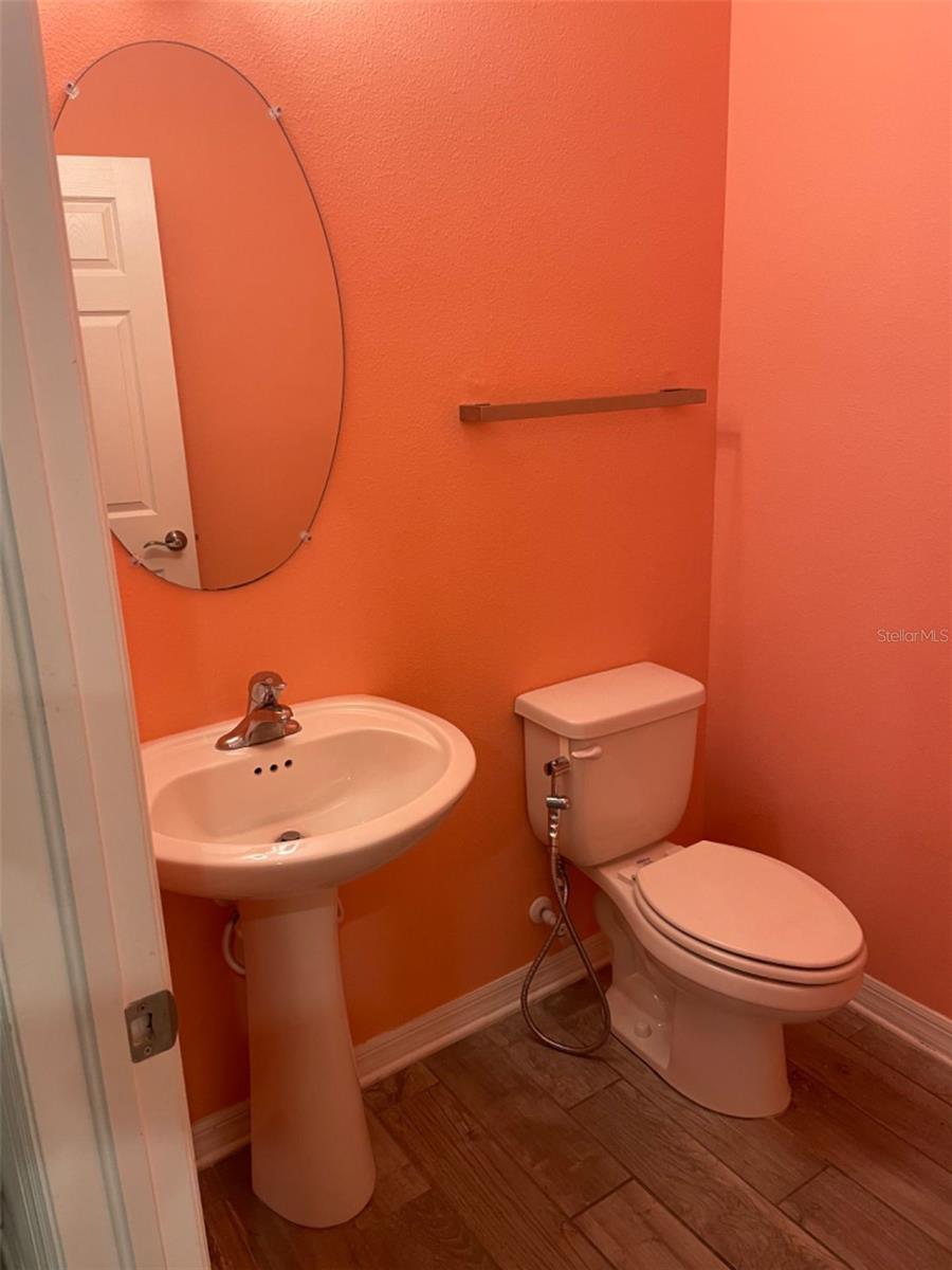 WEST LAKE TWNHMS PH 2 - Residential Lease