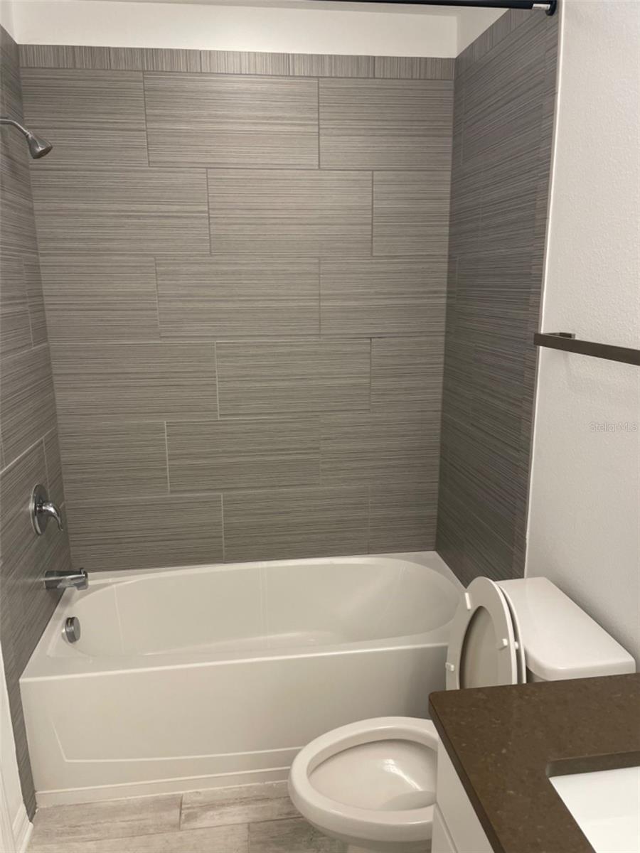 WEST LAKE TWNHMS PH 2 - Residential Lease