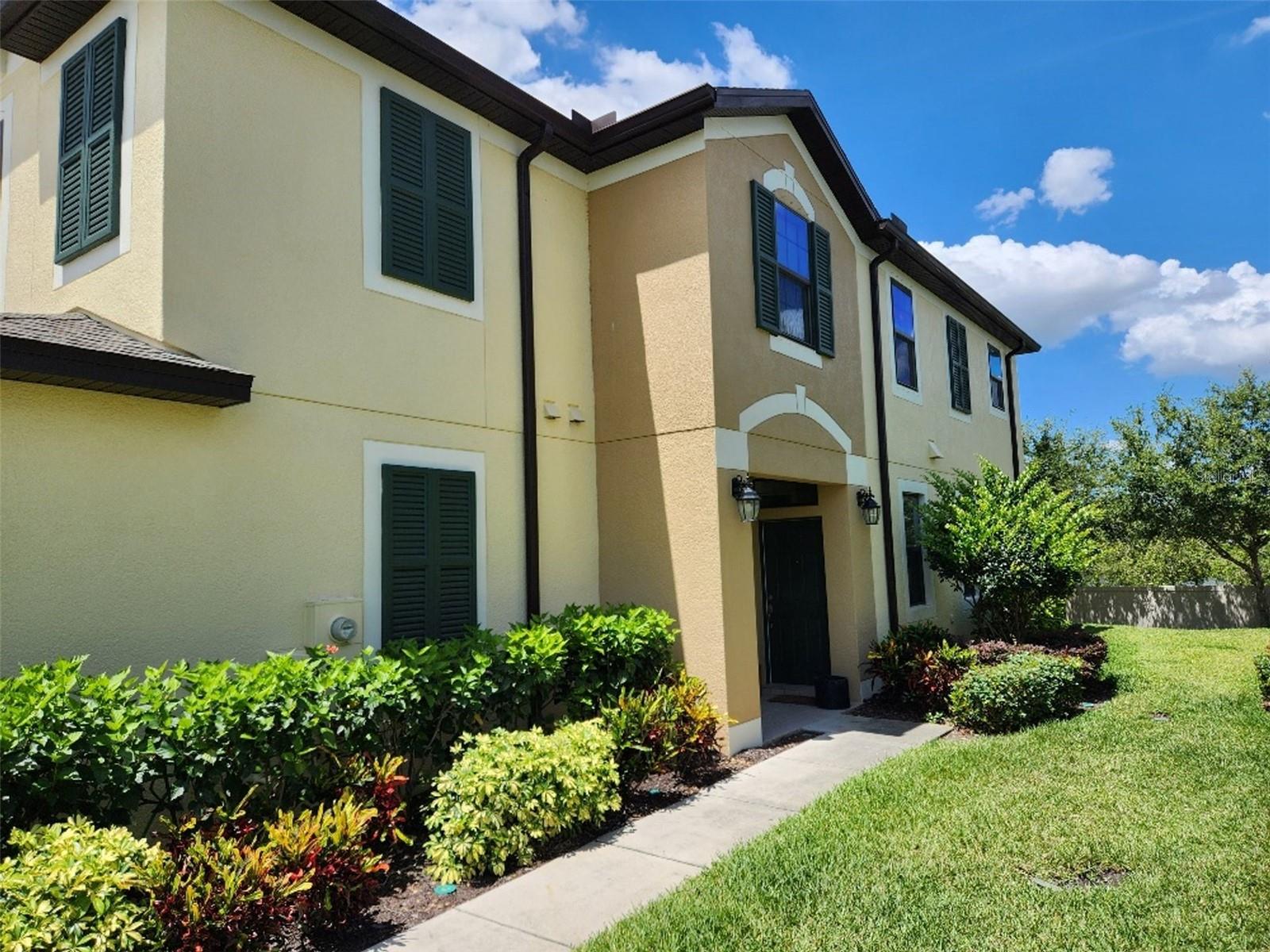 Great opportunity 2 story 3 bedroom 2.5 bath townhome in a gated Tampa community. This home on the 1st floor has a large living room, separate dining area, updated kitchen with granite countertops, stainless steel appliances with a center island. There is a 1/2 bath, laundry room and a large garage. The 2nd floor features a large bonus room, 3 large bedrooms and 2 full baths There is a screened patio for ralaxing with friends. The community has a clubhouse and pool, it is in close proximity to Sheldon Rd, Hillsborough Rd I-275 and Rt 4. This is a must see.