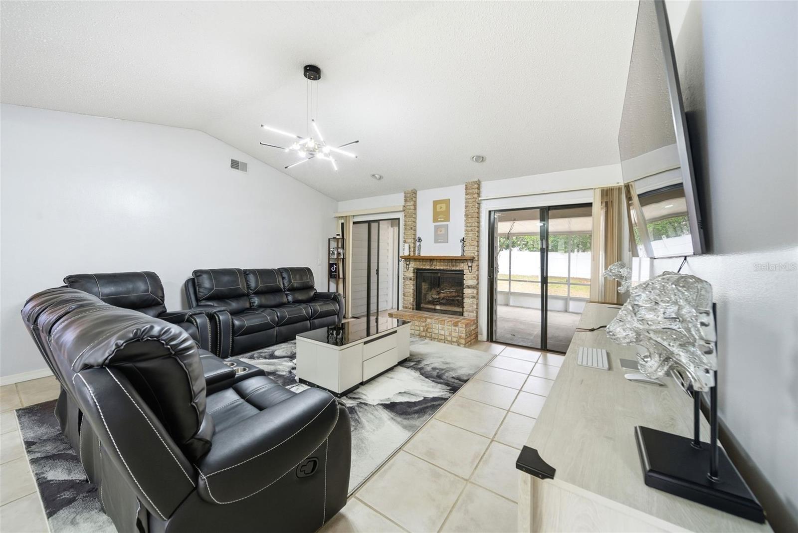 CAROLINE ESTATES - Residential