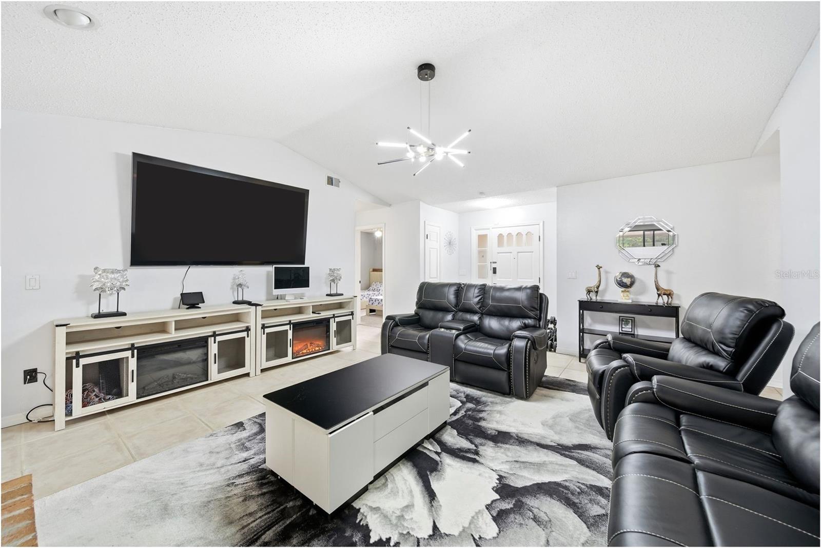 CAROLINE ESTATES - Residential