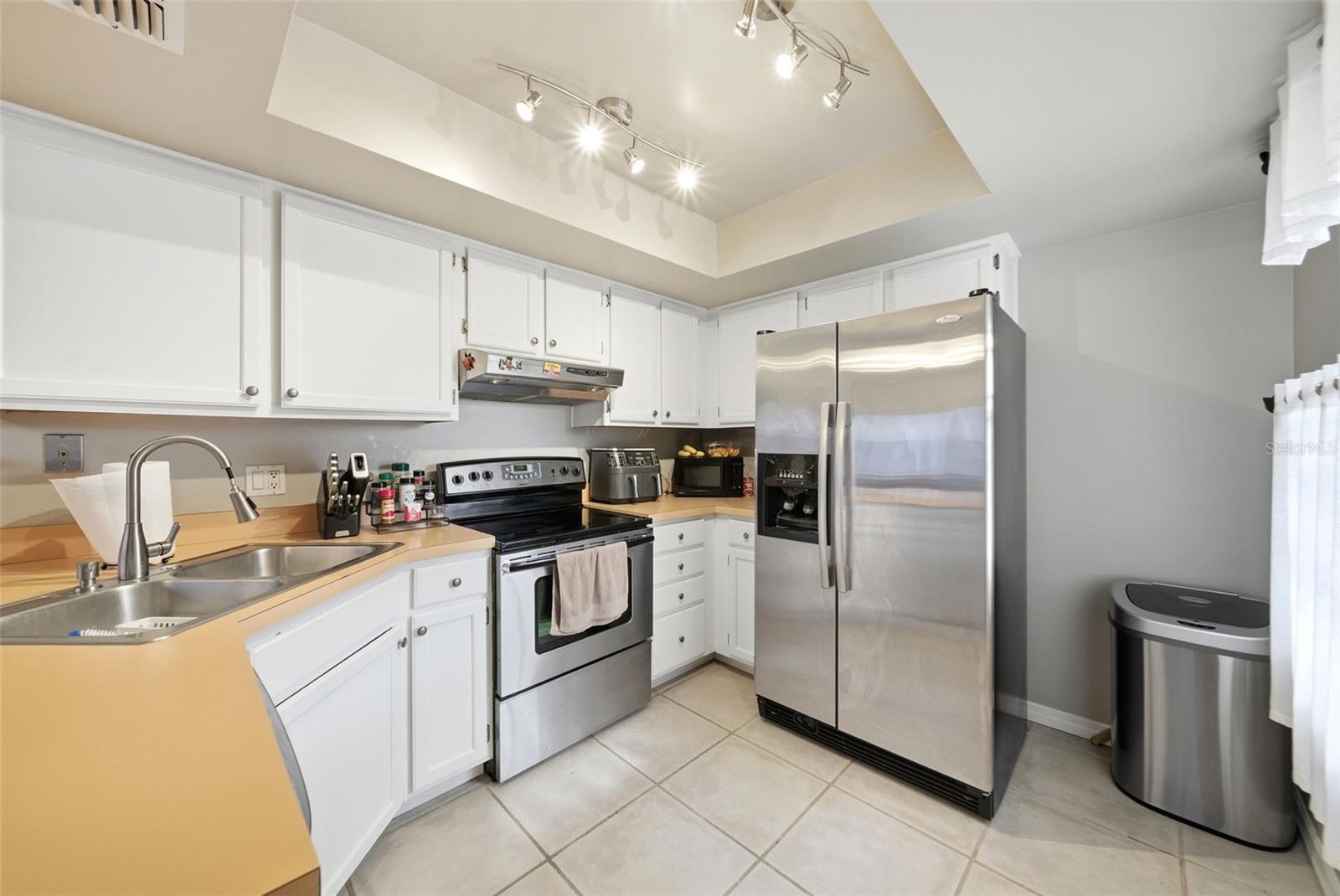 CAROLINE ESTATES - Residential