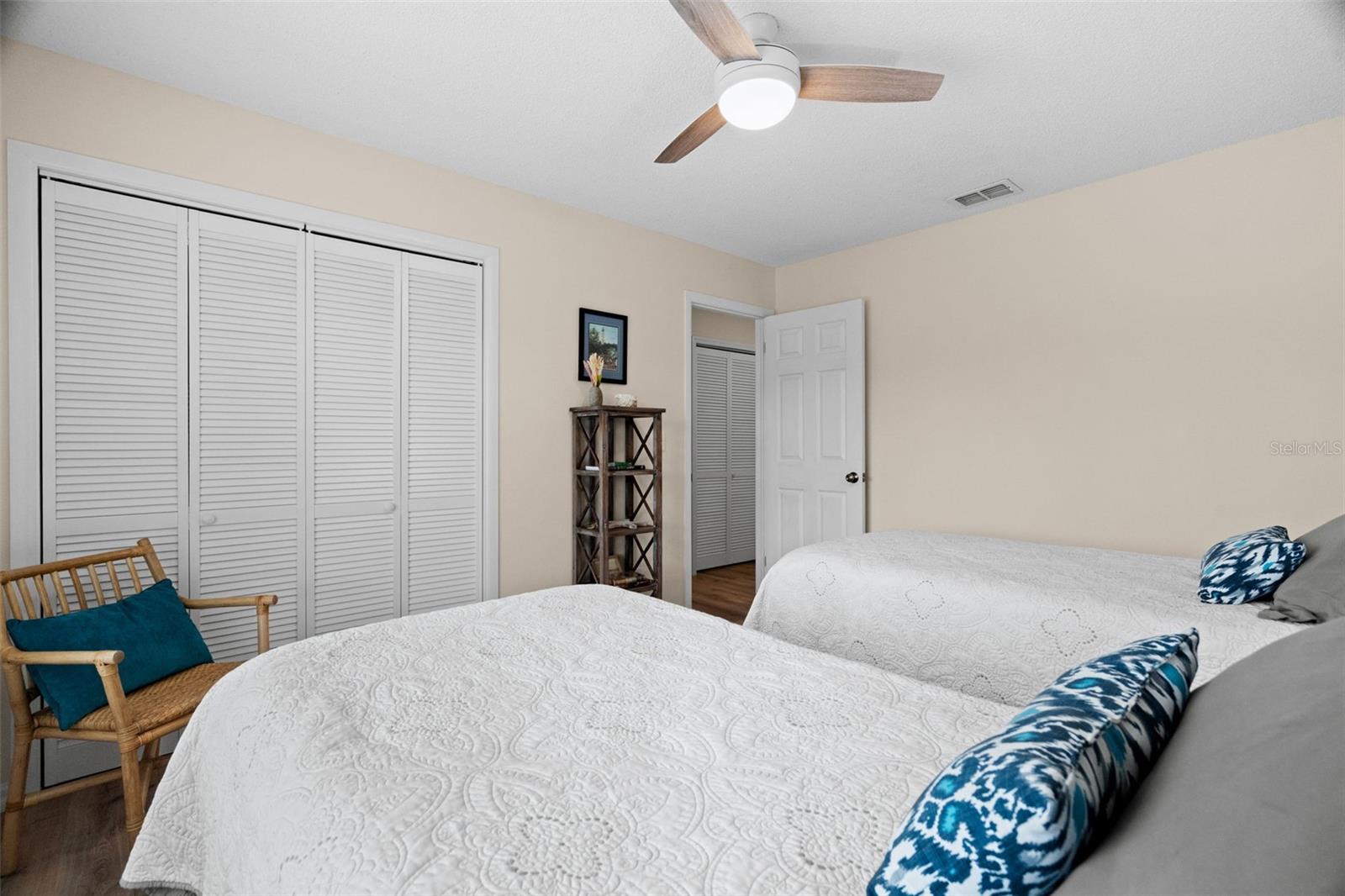 MOORINGS THE CONDO - Residential