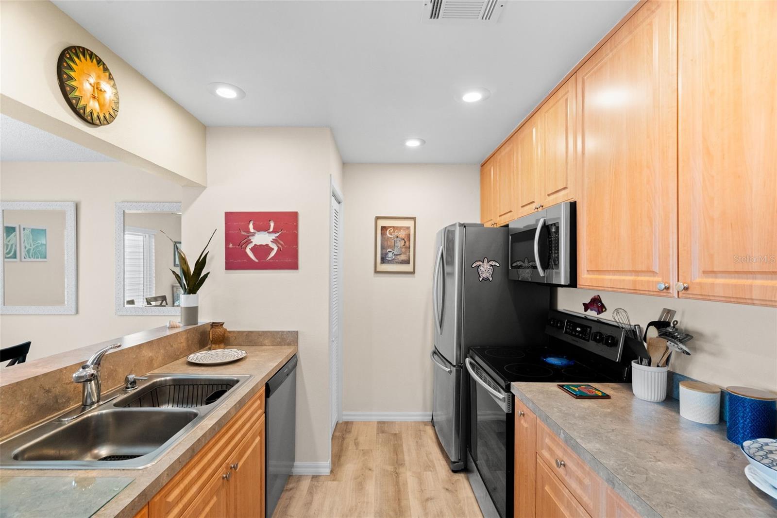 MOORINGS THE CONDO - Residential