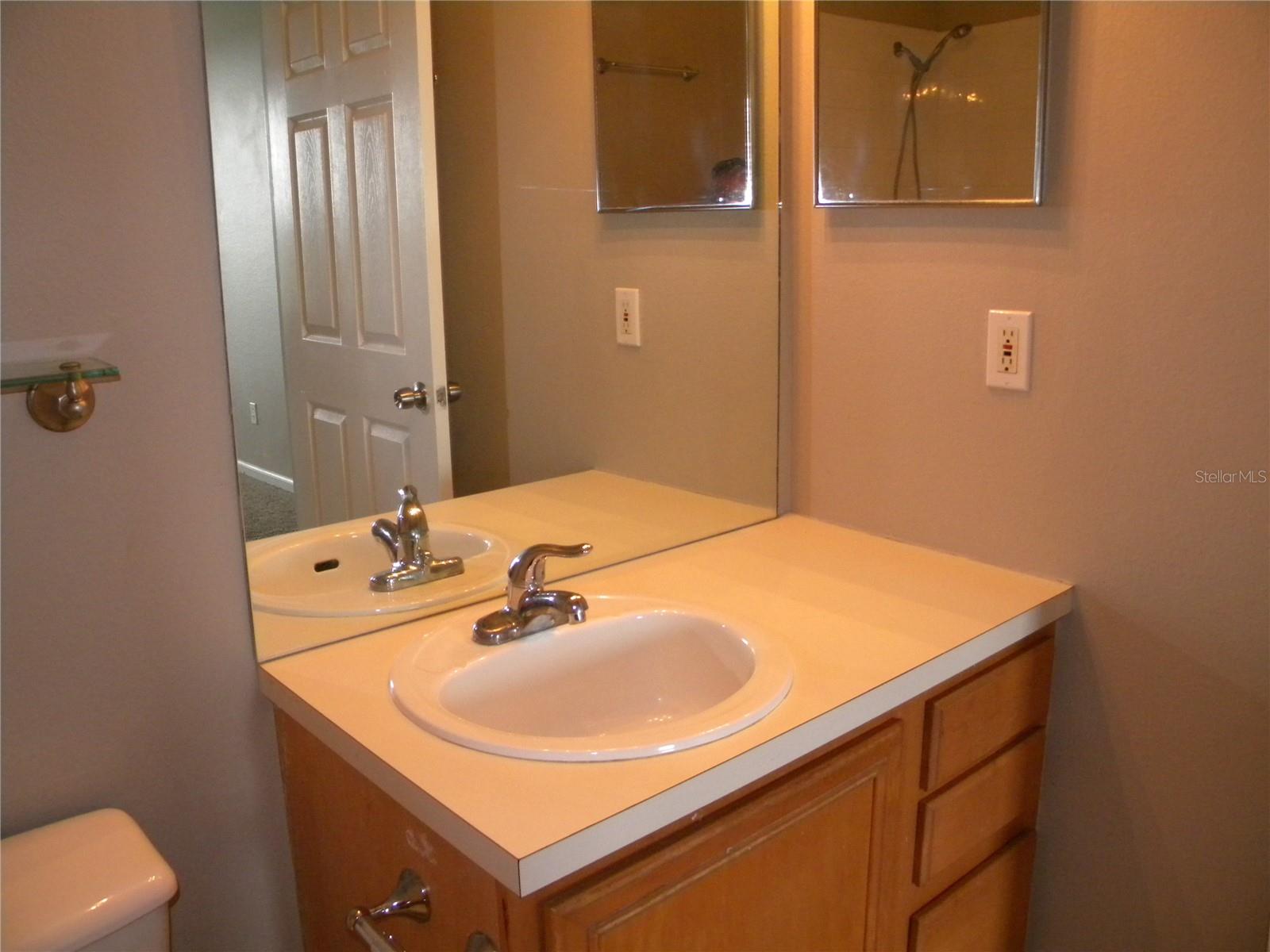 CRESTVIEW CONDO PH 01 - Residential