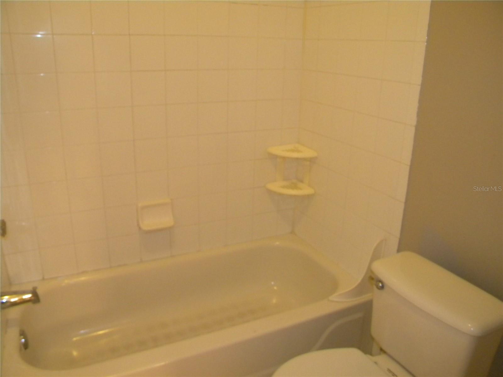 CRESTVIEW CONDO PH 01 - Residential