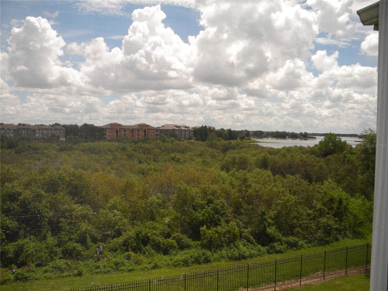 CRESTVIEW CONDO PH 01 - Residential