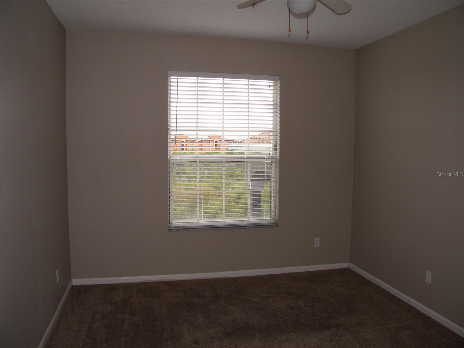 CRESTVIEW CONDO PH 01 - Residential