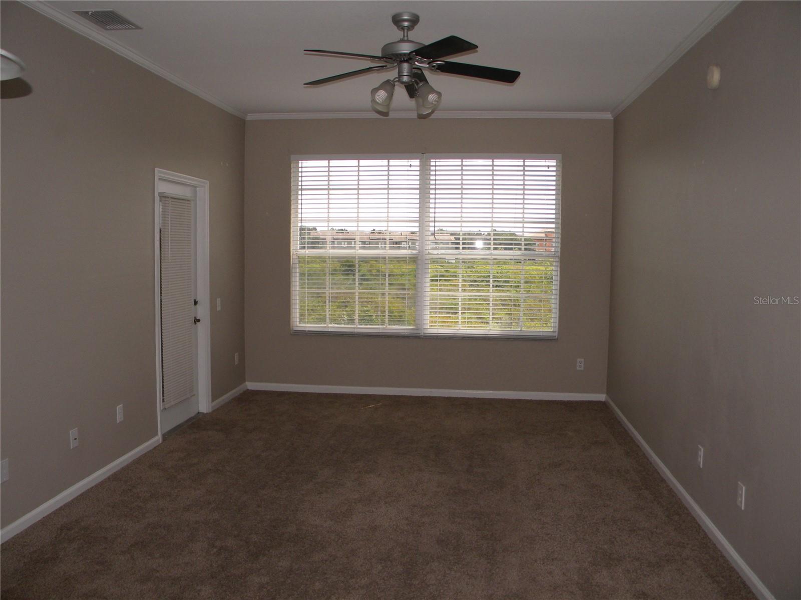 CRESTVIEW CONDO PH 01 - Residential